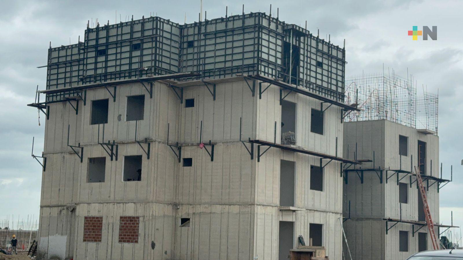 Avanza construcción de fraccionamiento del programa Viviendas para el Bienestar en Coatzacoalcos