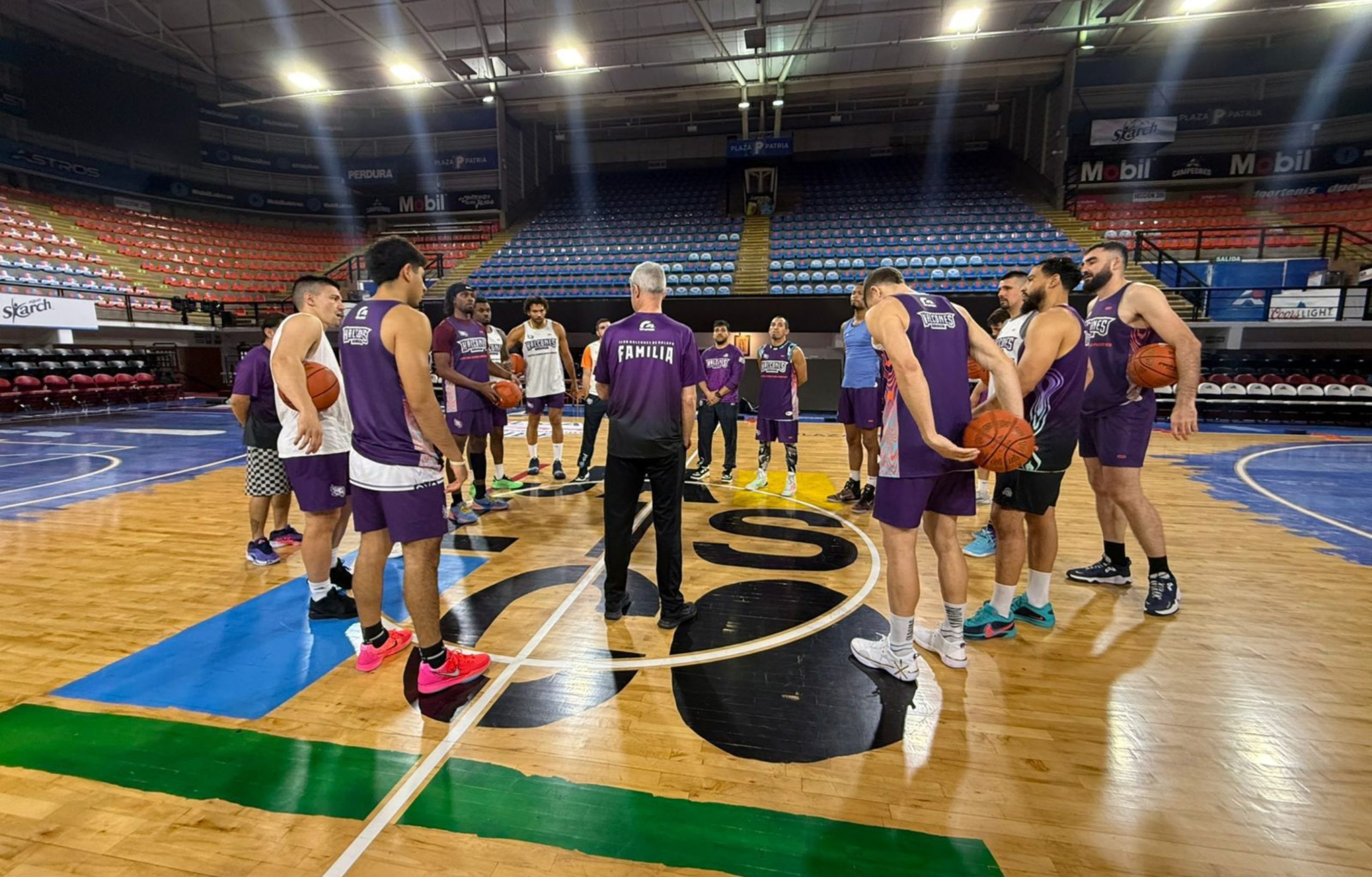 Comienza la batalla por la semifinal de zona entre Halcones y Astros
