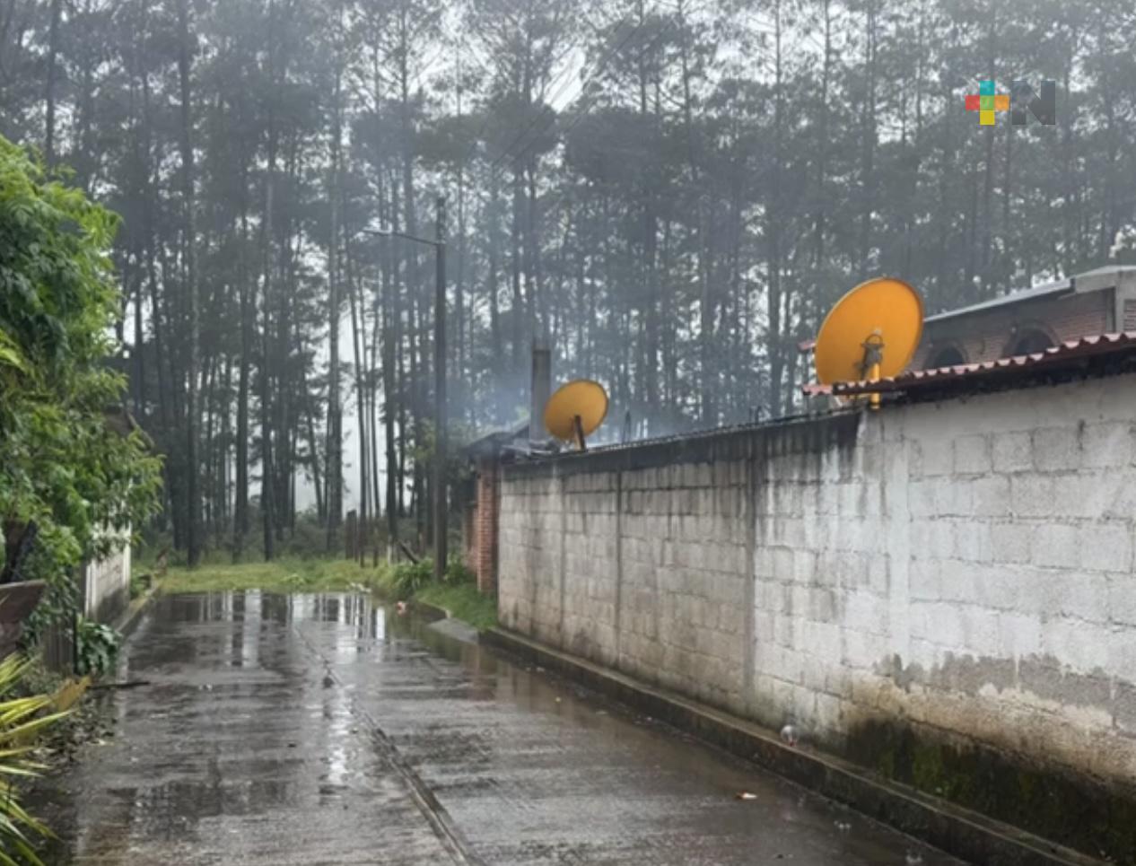 Lluvias causan deslaves y suspensión de clases en la Huasteca veracruzana
