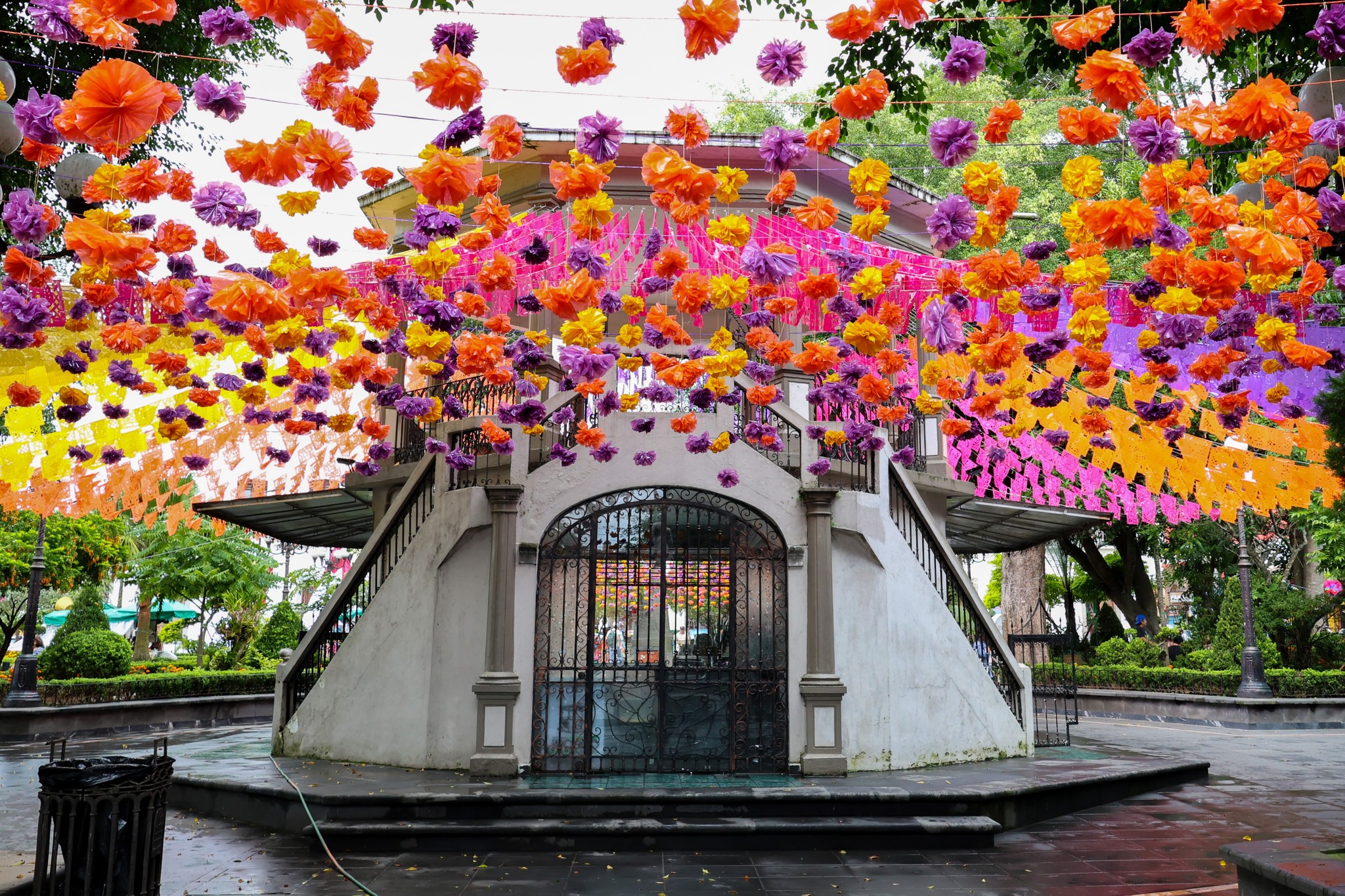 Coatepec se adorna para Todos Santos