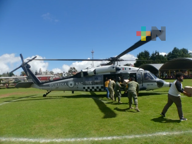 Poblados de Ilamatlán y Zontecomatlán reciben apoyo gracias a puentes aéreos