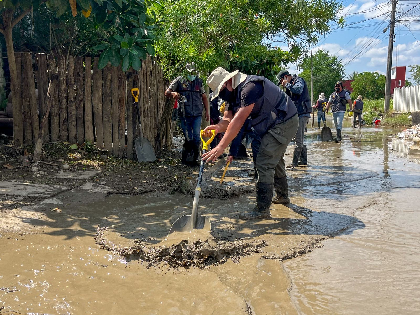 Sedesol acompaña a familias afectadas con apoyo solidario en Álamo y Poza Rica