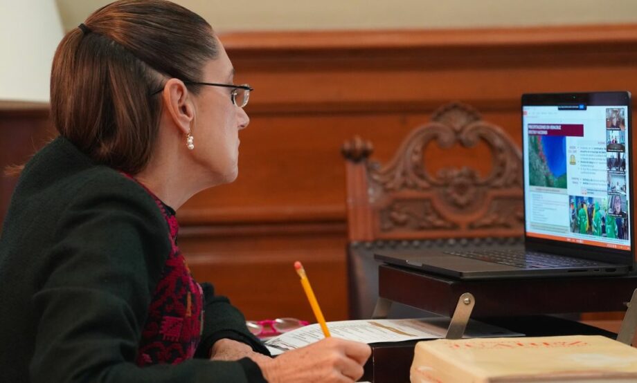 Gobierno de México auxilia a familias por lluvias