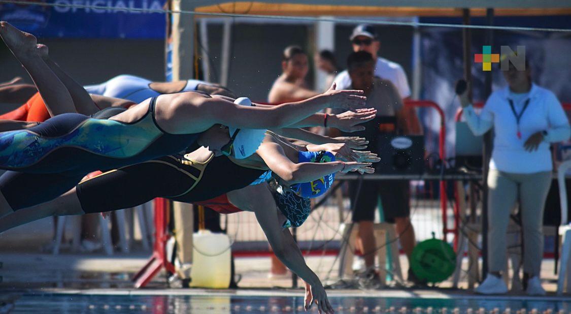 Swim Team de León gana la Copa Jarocha de Natación 2025