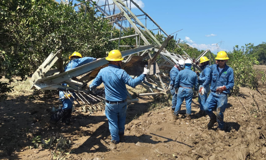 Avanza 91% restablecimiento de electricidad en estados afectados