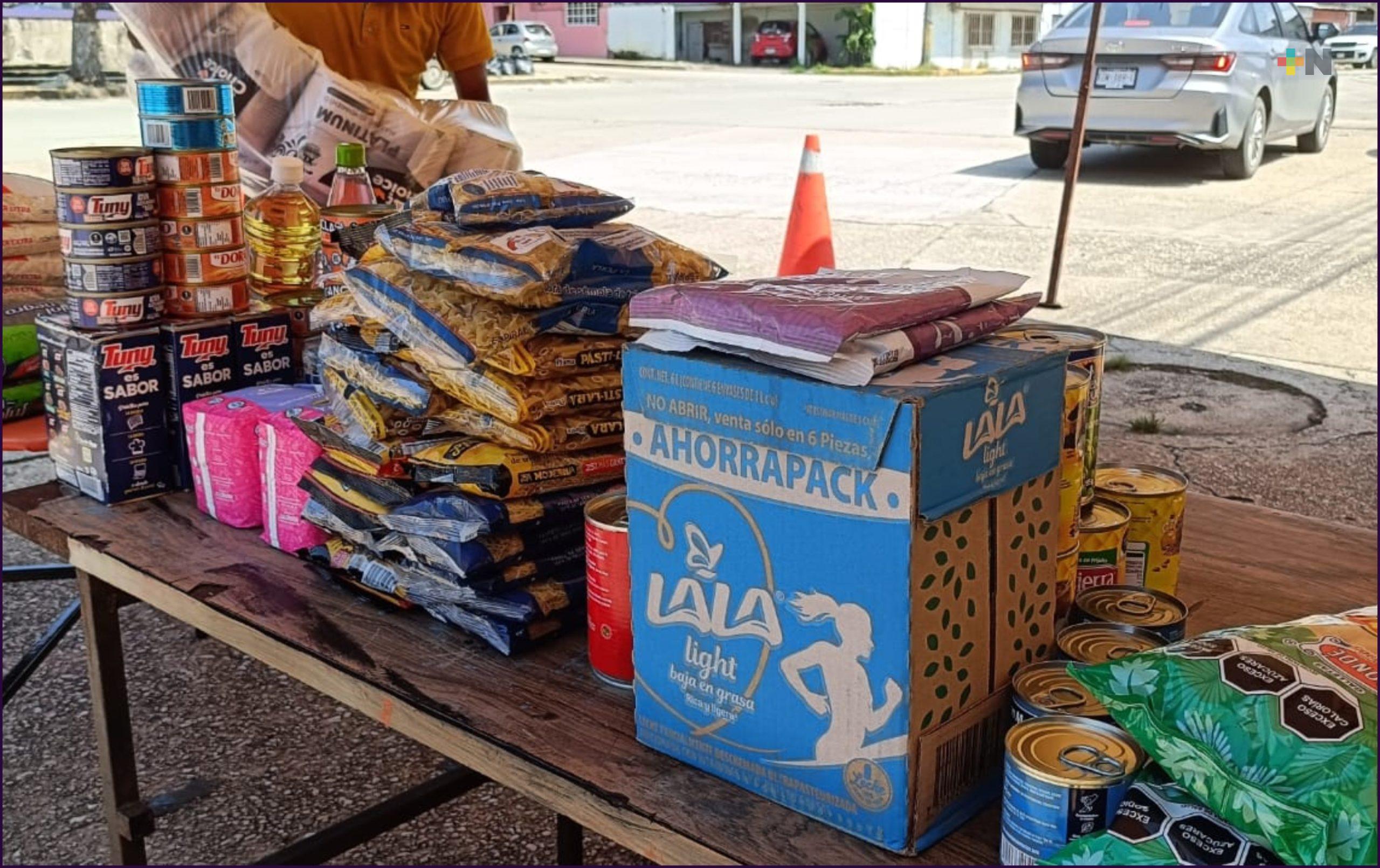 En Coatza continúa acopio de víveres para damnificados