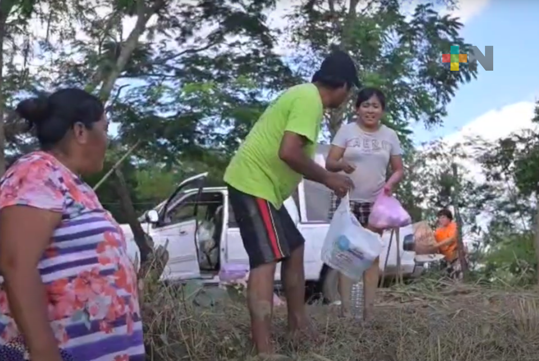 En Tempoal, ciudadanía y autoridades se solidarizan con afectados por inundaciones