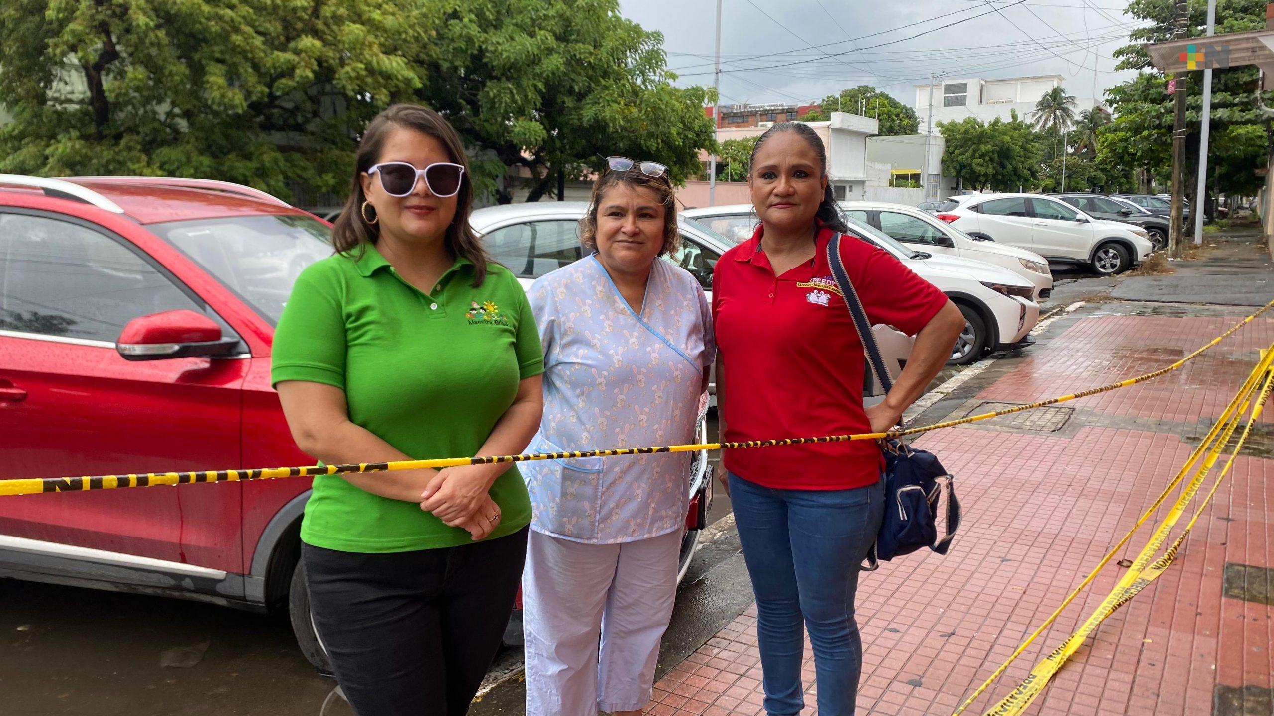 Poste en mal estado pone en riesgo a alumnos de jardín de niños en Veracruz