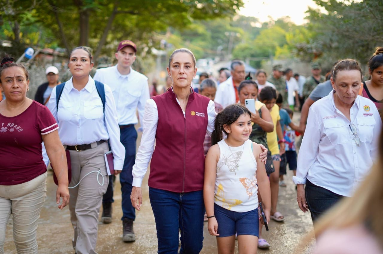 Claudia Sheinbaum y Rocío Nahle también visitaron Tempoal y reiteraron que todos los afectados tendrán apoyo