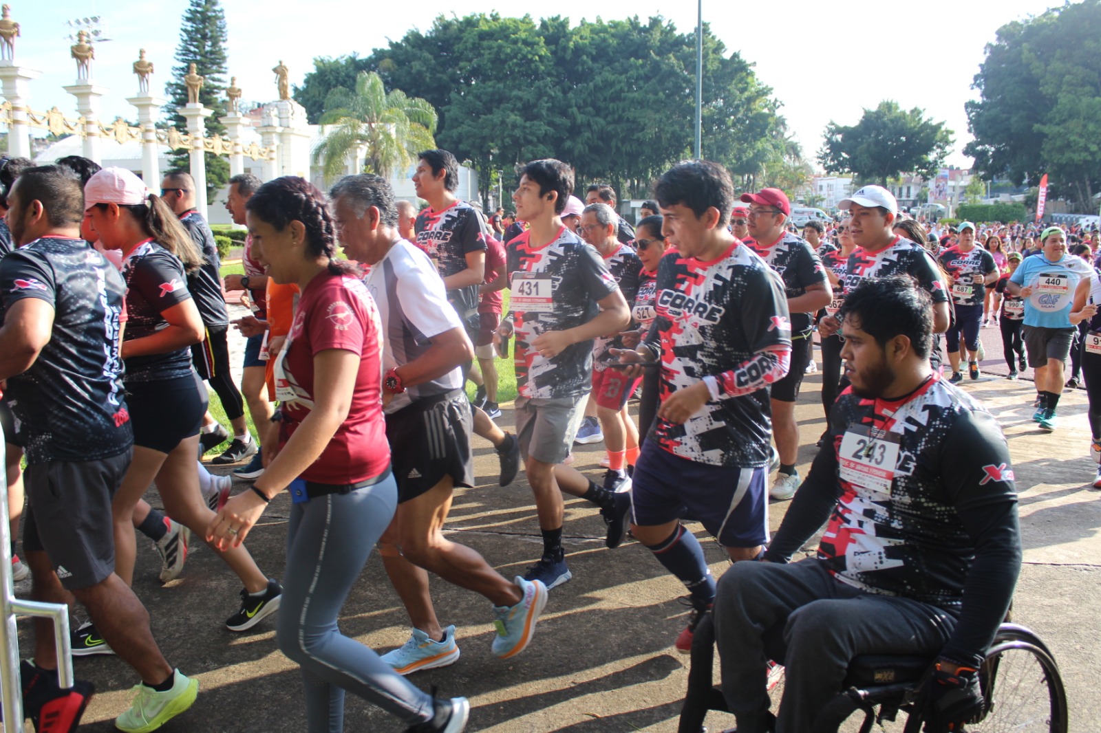Competencia atlética reunió a mil competidores en el estadio Xalapeño