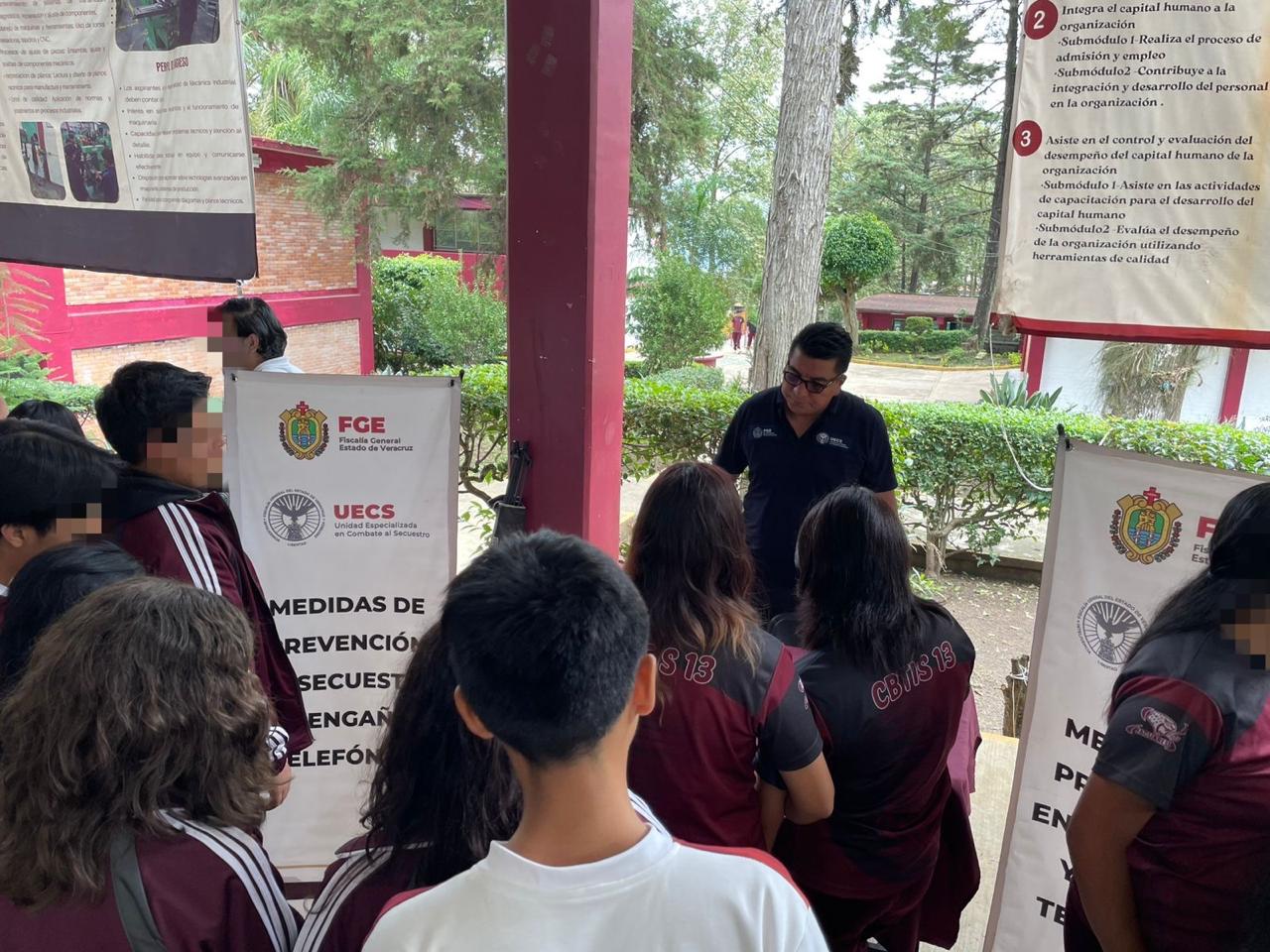 Feria de Seguridad realizan en el CBTIS de Xalapa