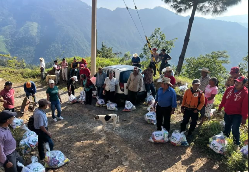 Continúa entrega de ayuda en Huasteca baja y sierra de Huayacocotla