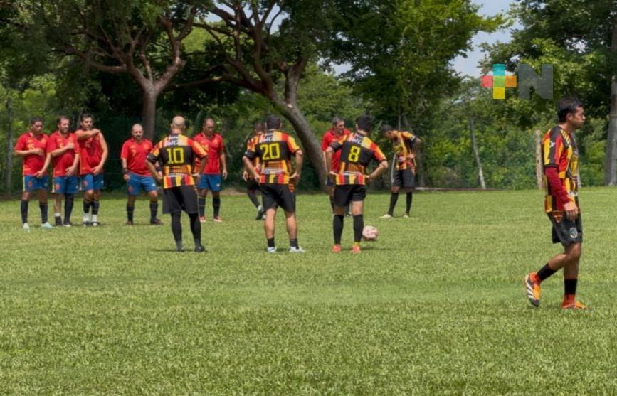 Finaliza torneo regular Roberto Oropeza en Veracruz