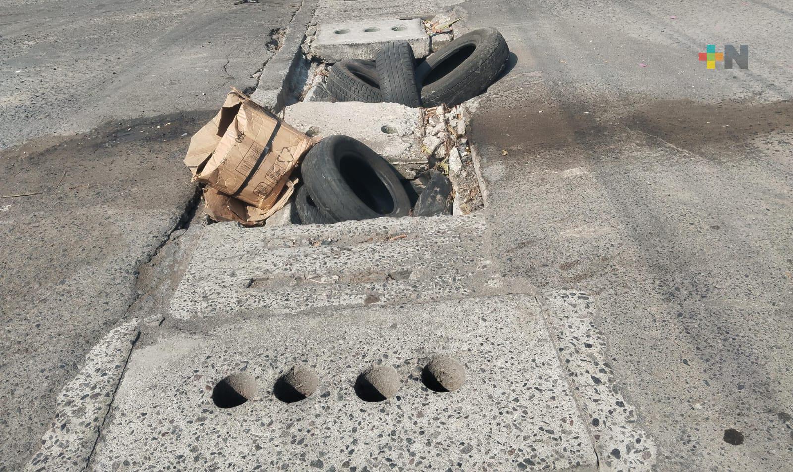 Tragatormentas ocasiona accidentes en fraccionamiento del Norte de Veracruz puerto