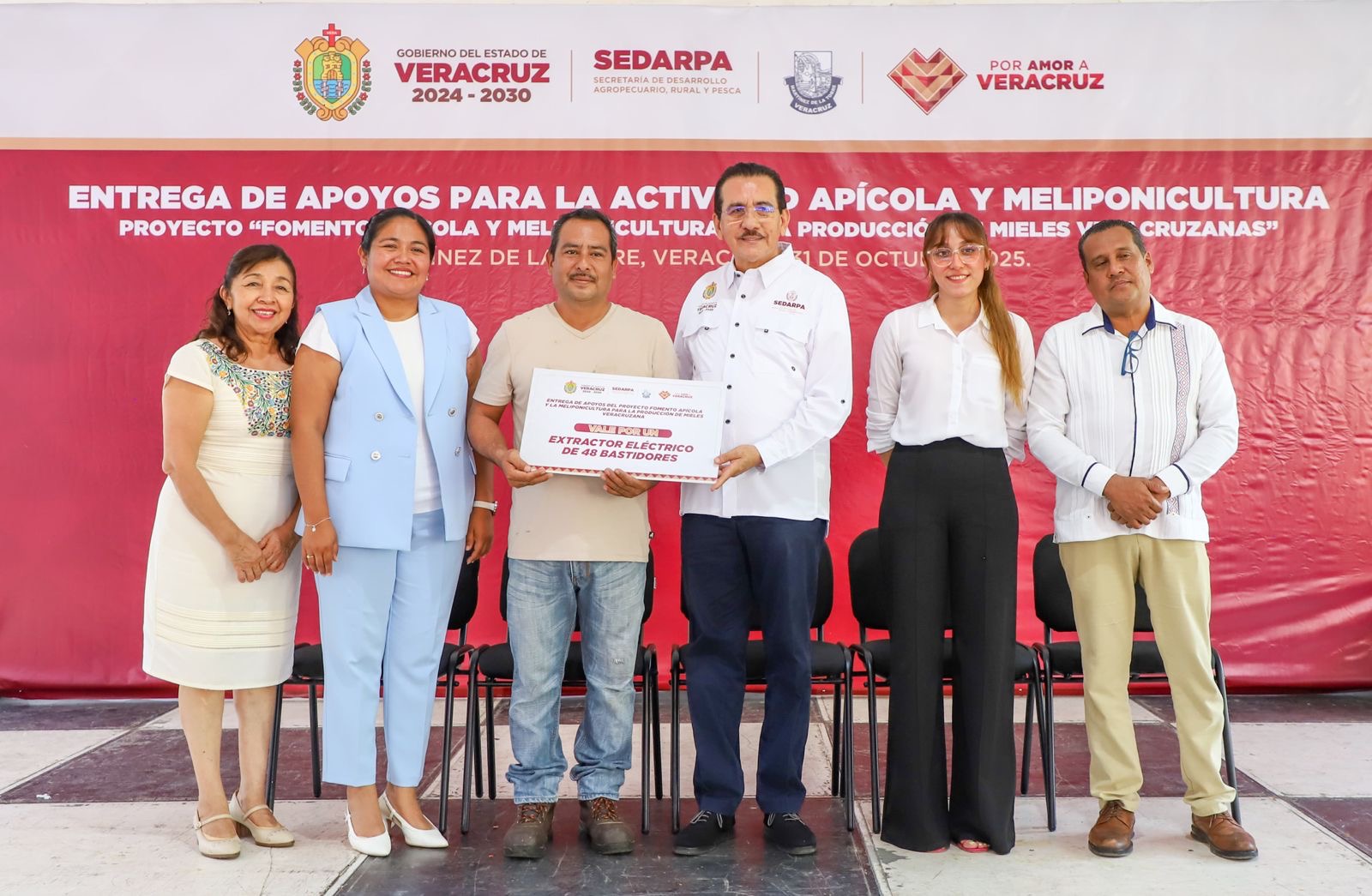 Entrega Sedarpa Fomento Apícola y Meliponicultura para incrementar la producción de miel