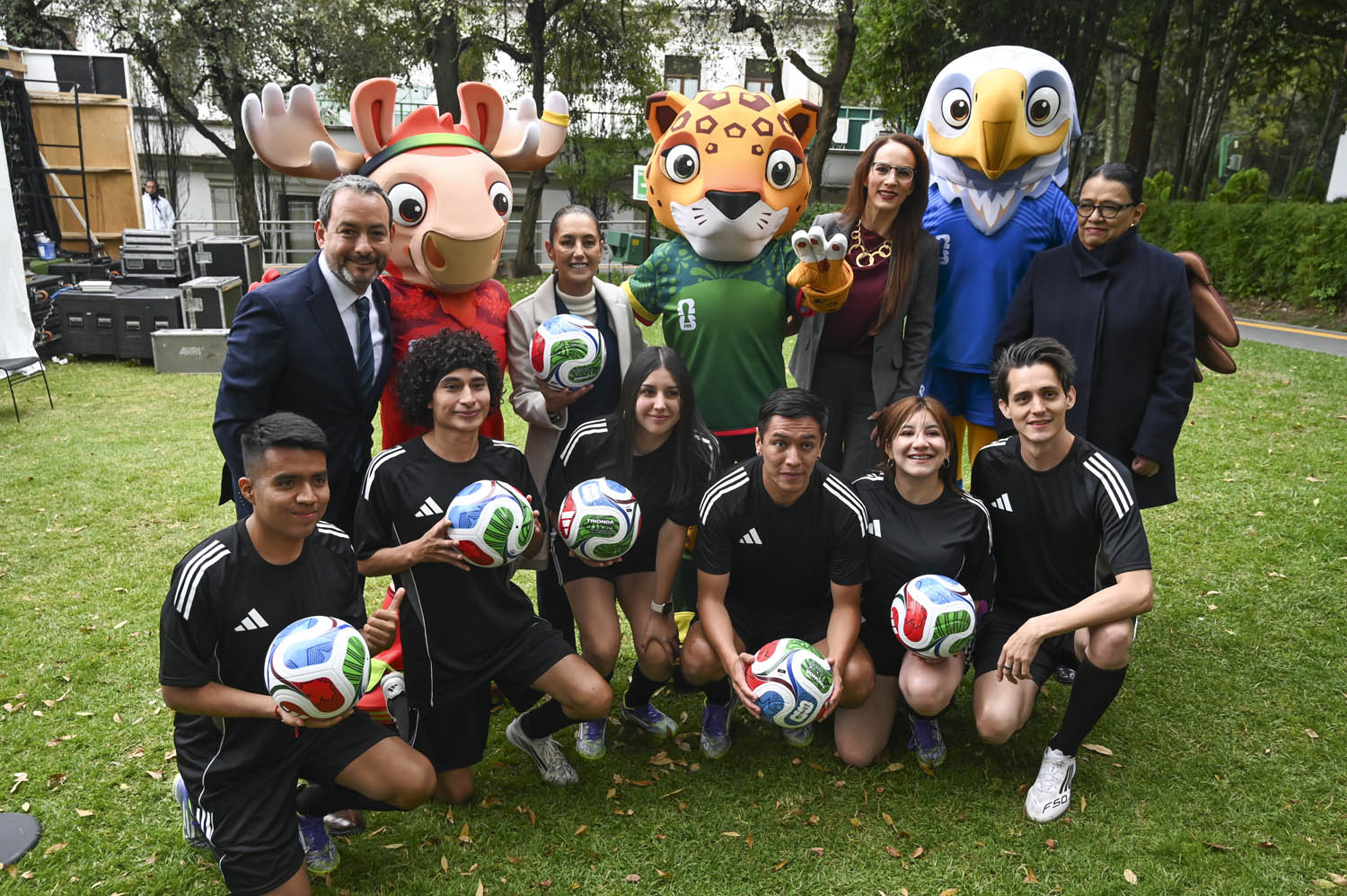 México presenta candidatura conjunta para Mundial femenil