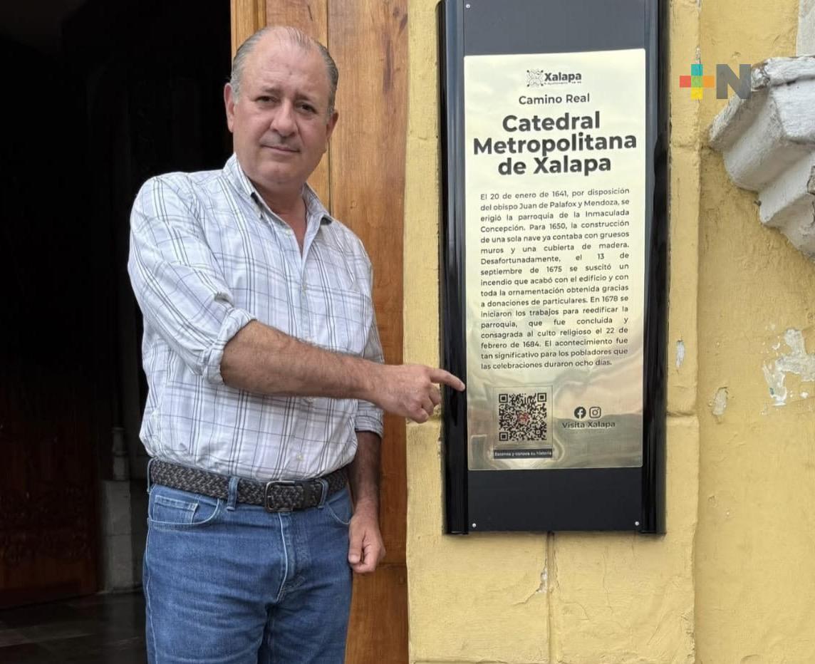 Xalapa instala placas con QR para conocer su historia