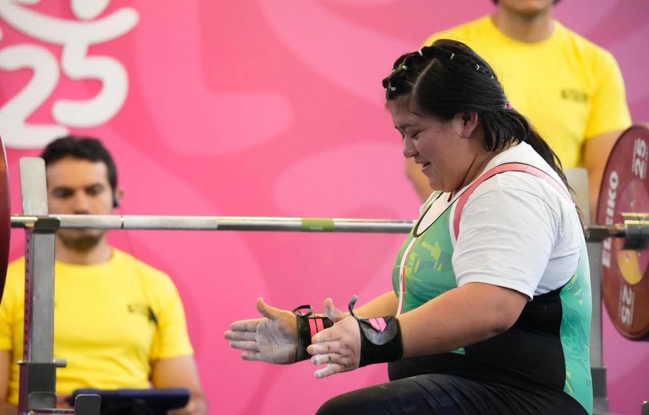 Evelin Lechuga doble oro en  panamericano juvenil de parapowerlifting