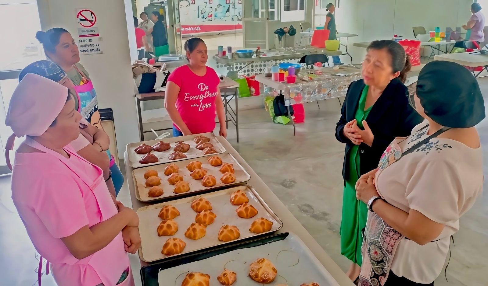 DIF Martínez de la Torre impulsa cursos de Pan de Muerto para fortalecer la economía familiar