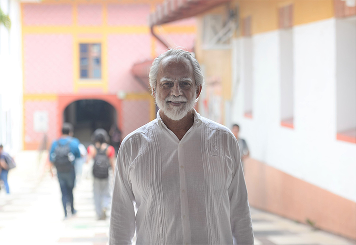 Reconocen a Domingo Adame Hernández por su trayectoria como profesor de teatro