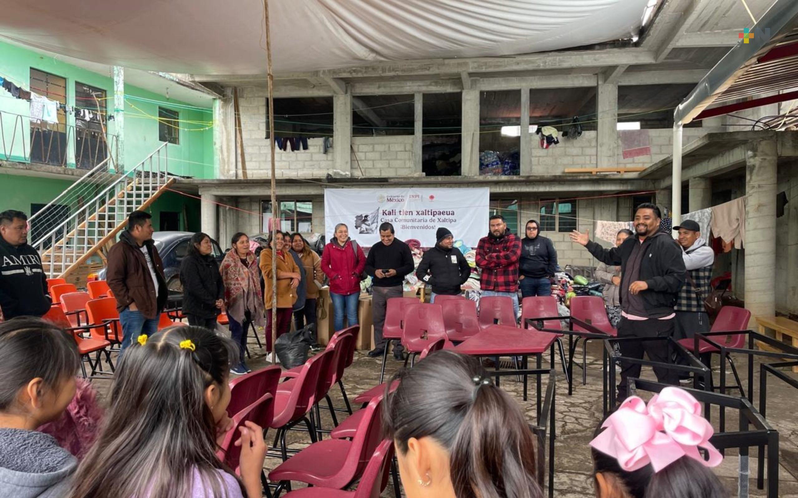 Entregan mobiliario a escuelas afectadas por lluvias en zona de la Huasteca