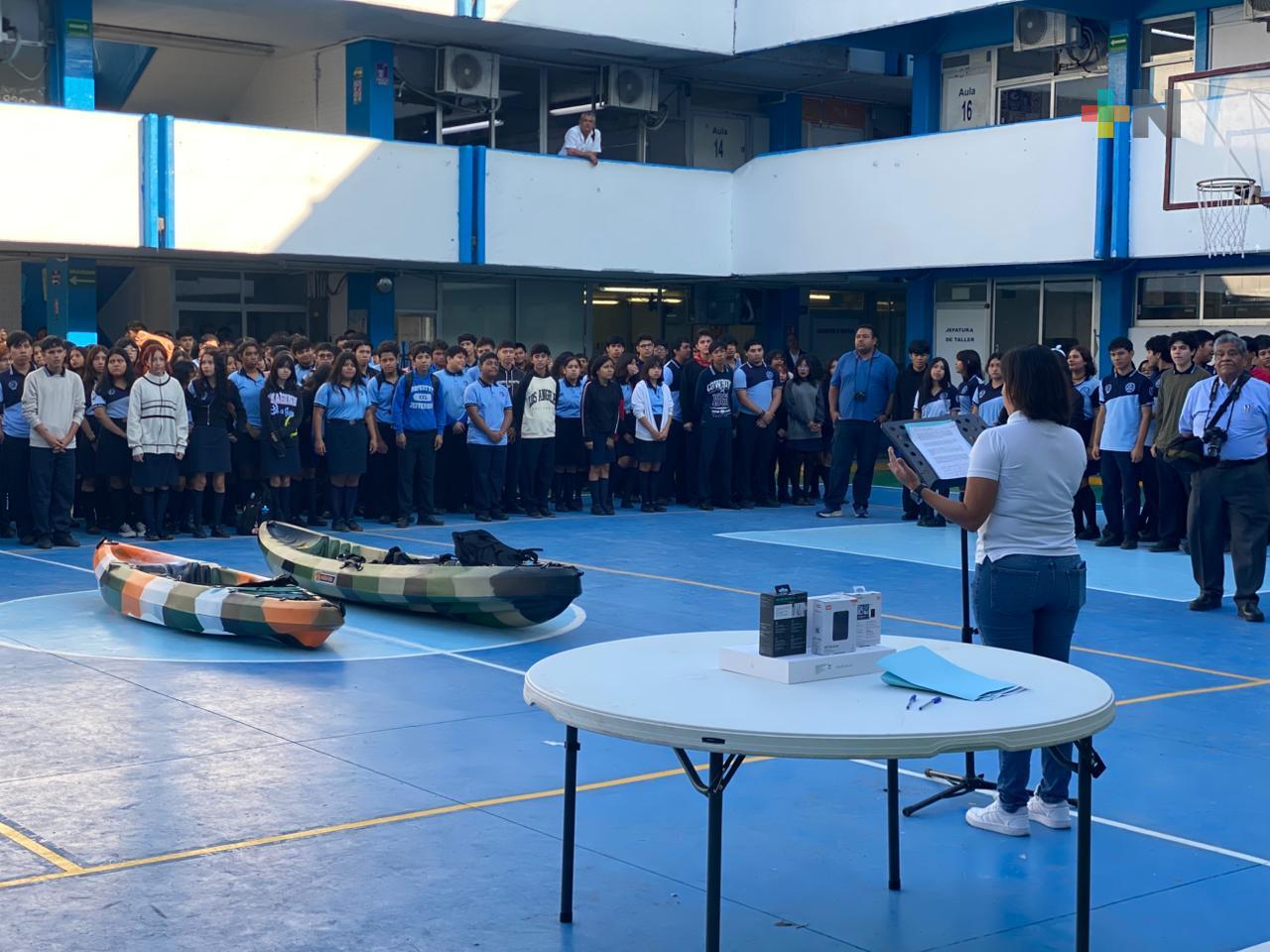 Con entrega de premio, Cetmar Veracruz inicia proyecto para restaurar manglar