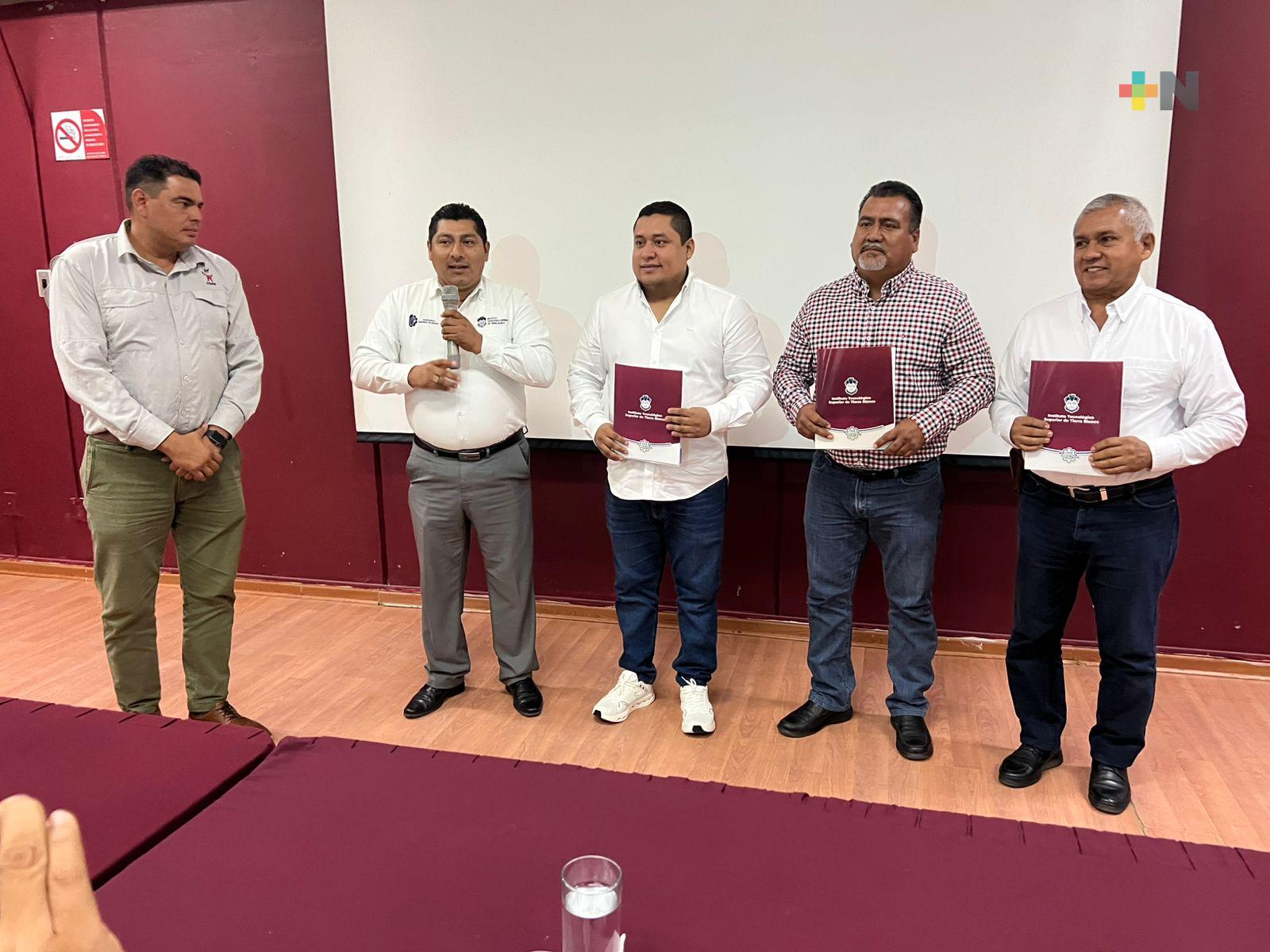 Foro de «Jóvenes académicos y emprendedores» en Tierra Blanca