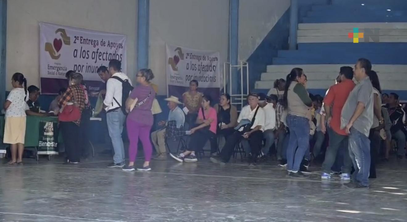 Continúa la entrega de apoyos del Bienestar a damnificados de la Huasteca