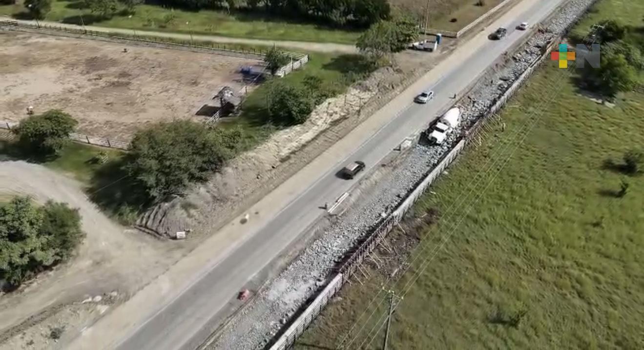 Avanza la construcción de acceso para la Huasteca