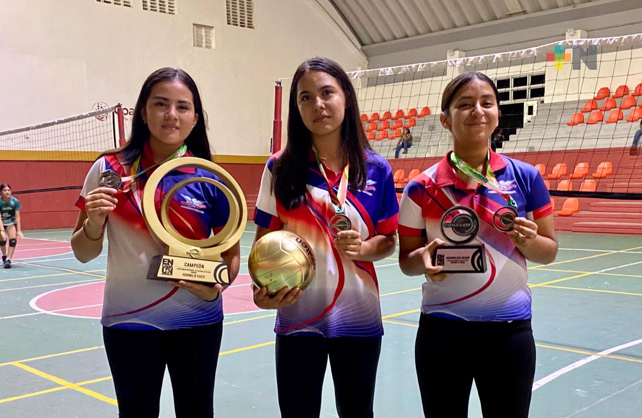 Equipo de voleibol de playa obtiene primer lugar en nacional juvenil