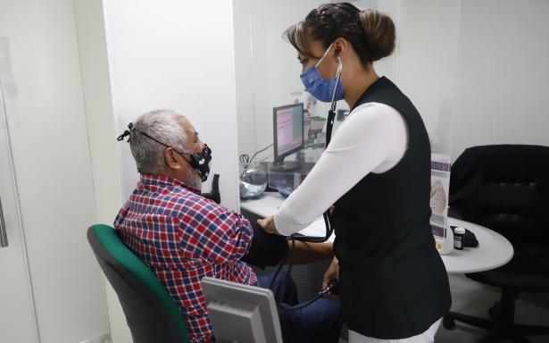 IMSS llama a desmitificar la revisión periódica de la salud prostática para prevenir el desarrollo de enfermedades como cáncer