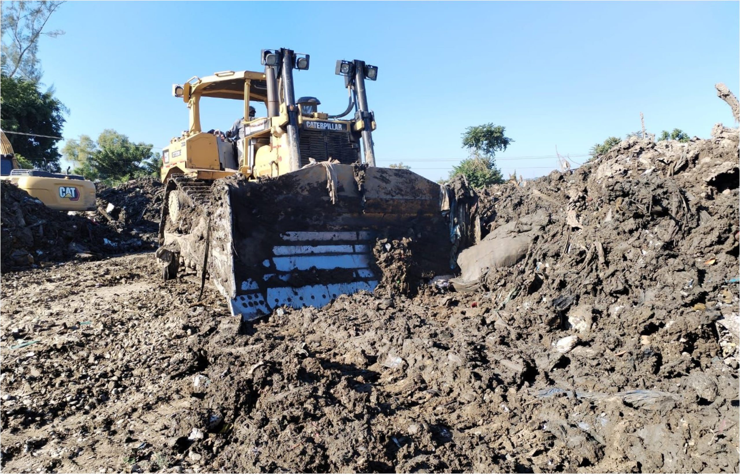 Mantiene SICT presencia activa en Poza Rica en tareas de limpieza en zonas afectadas