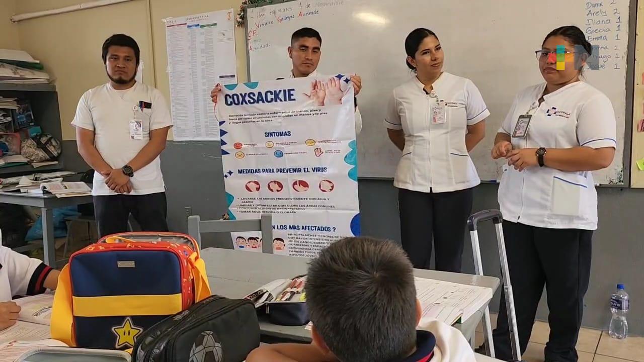 SS ofrece información a madres y padres de escuela en Coatza para manejo de coxsackie