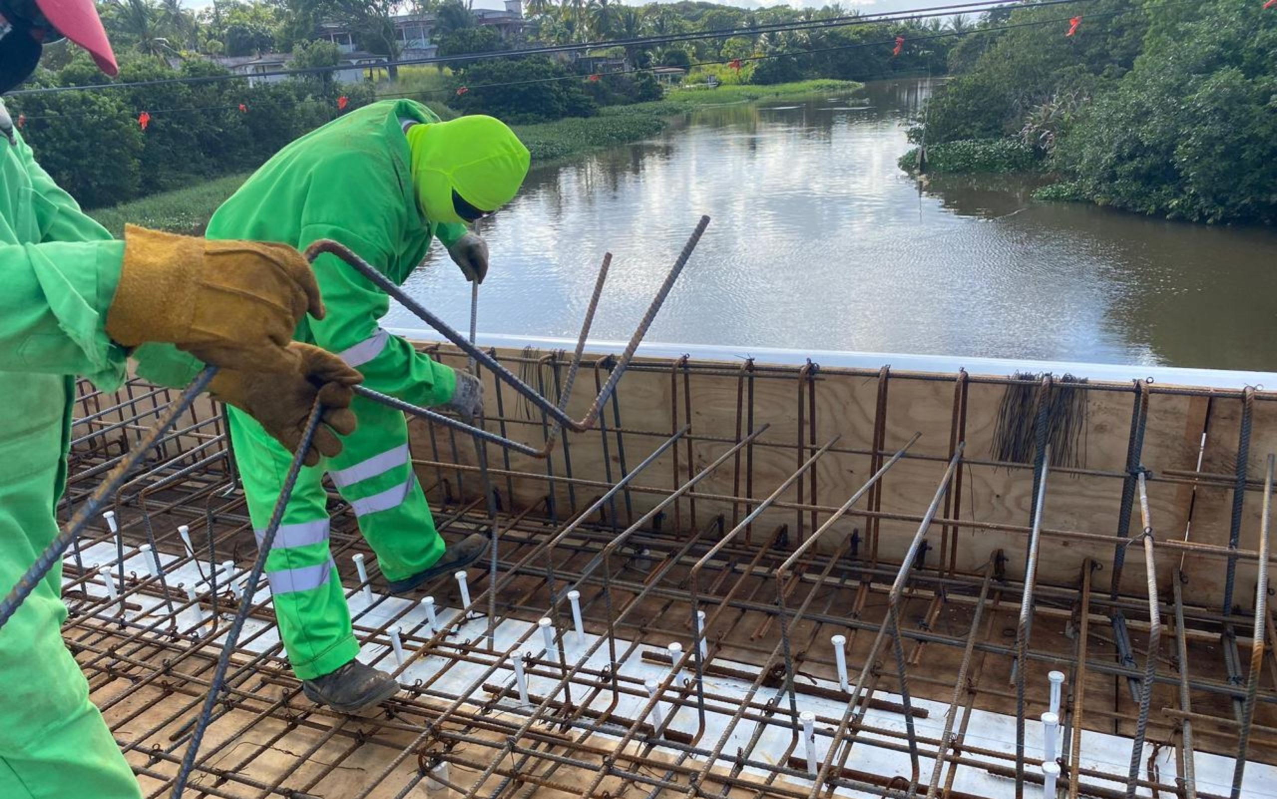Presenta un avance del 75 por ciento la reconstrucción de puente Calzadas II