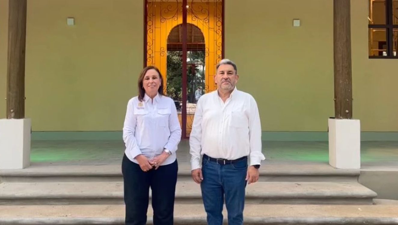 Dona gobierno de México terrenos del  ferrocarril a habitantes de Coatzacoalcos