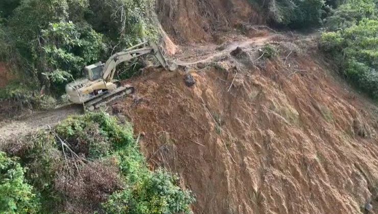 Continúa SICT trabajos de atención y reapertura de caminos en la sierra veracruzana