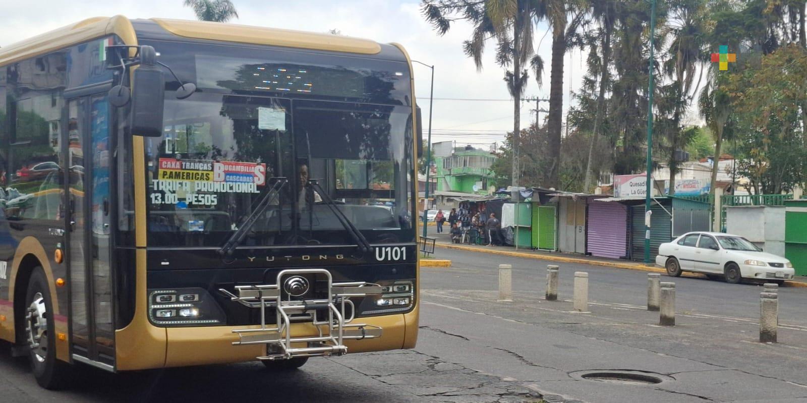Hacen pruebas de camiones híbridos en Xalapa