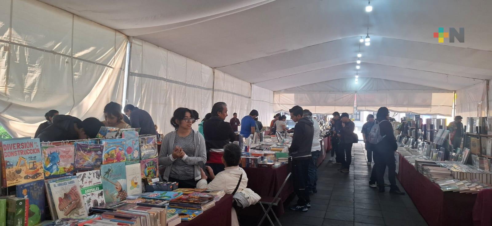 La Feria del Libro en Xalapa une lectura, música y diversidad cultural