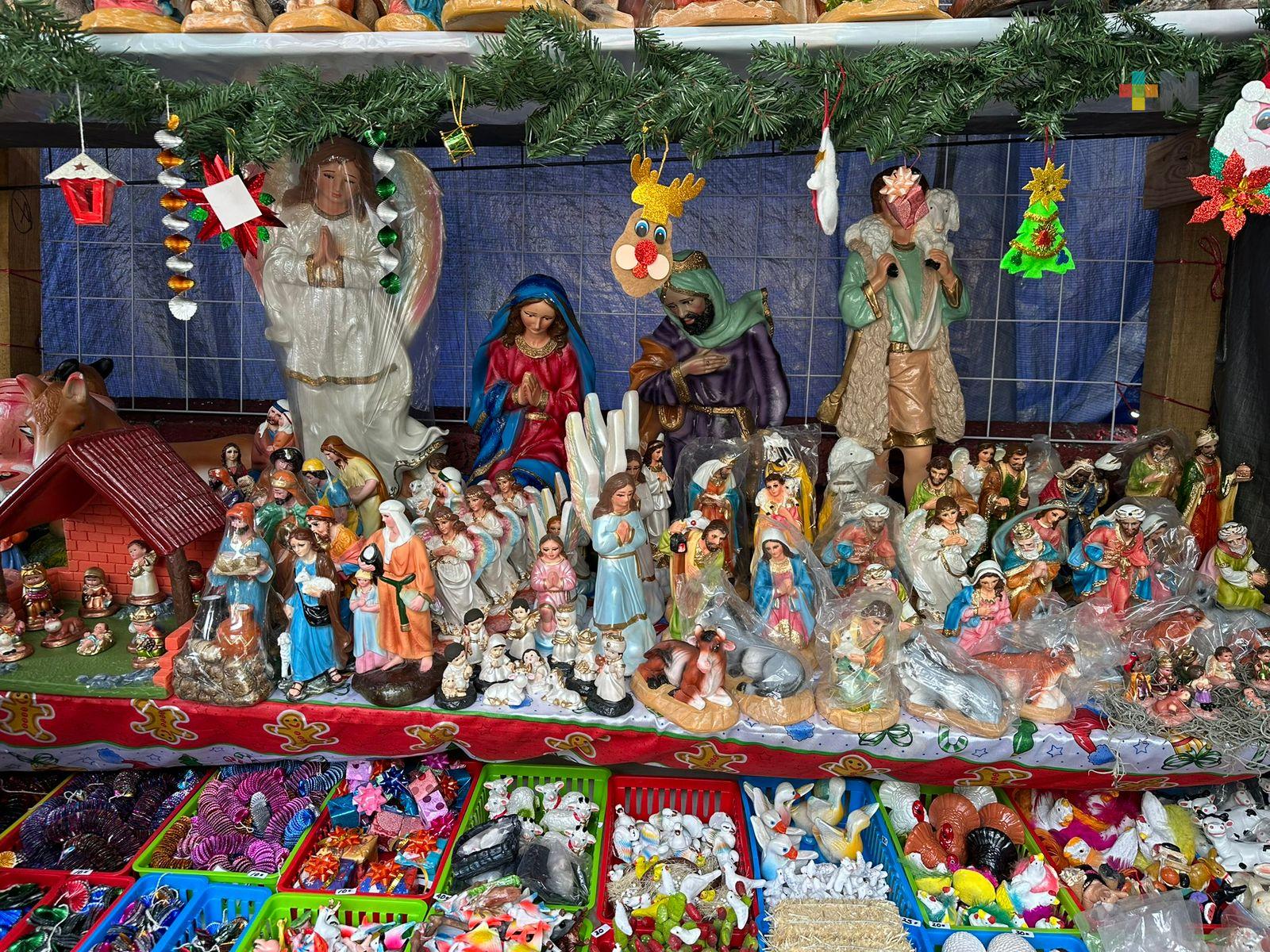 Locatarios del mercado Coatzacoalcos inician ventas navideñas