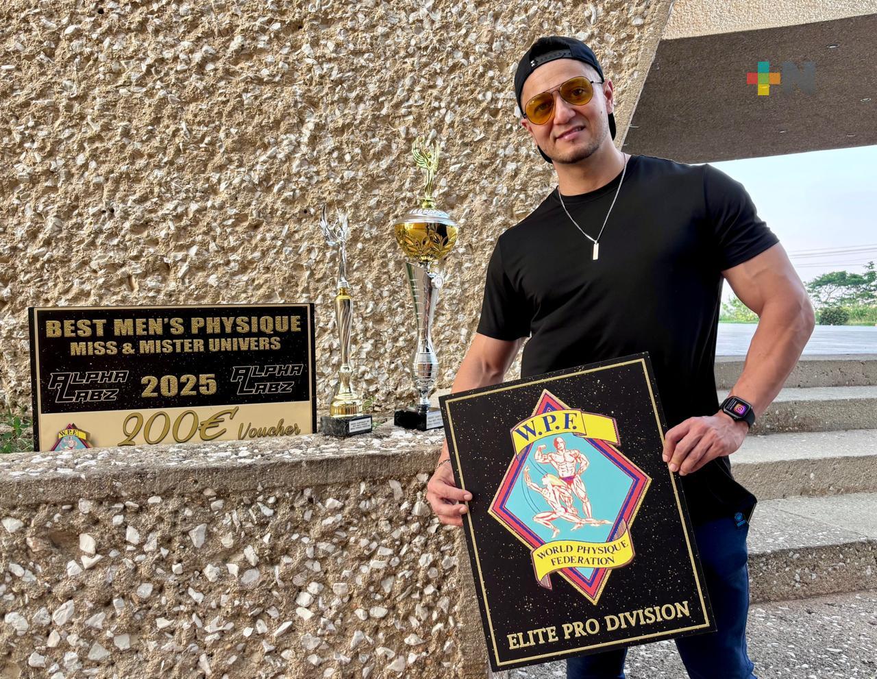 Rubén Valencia se corona campeón absoluto en Míster Universo 2025