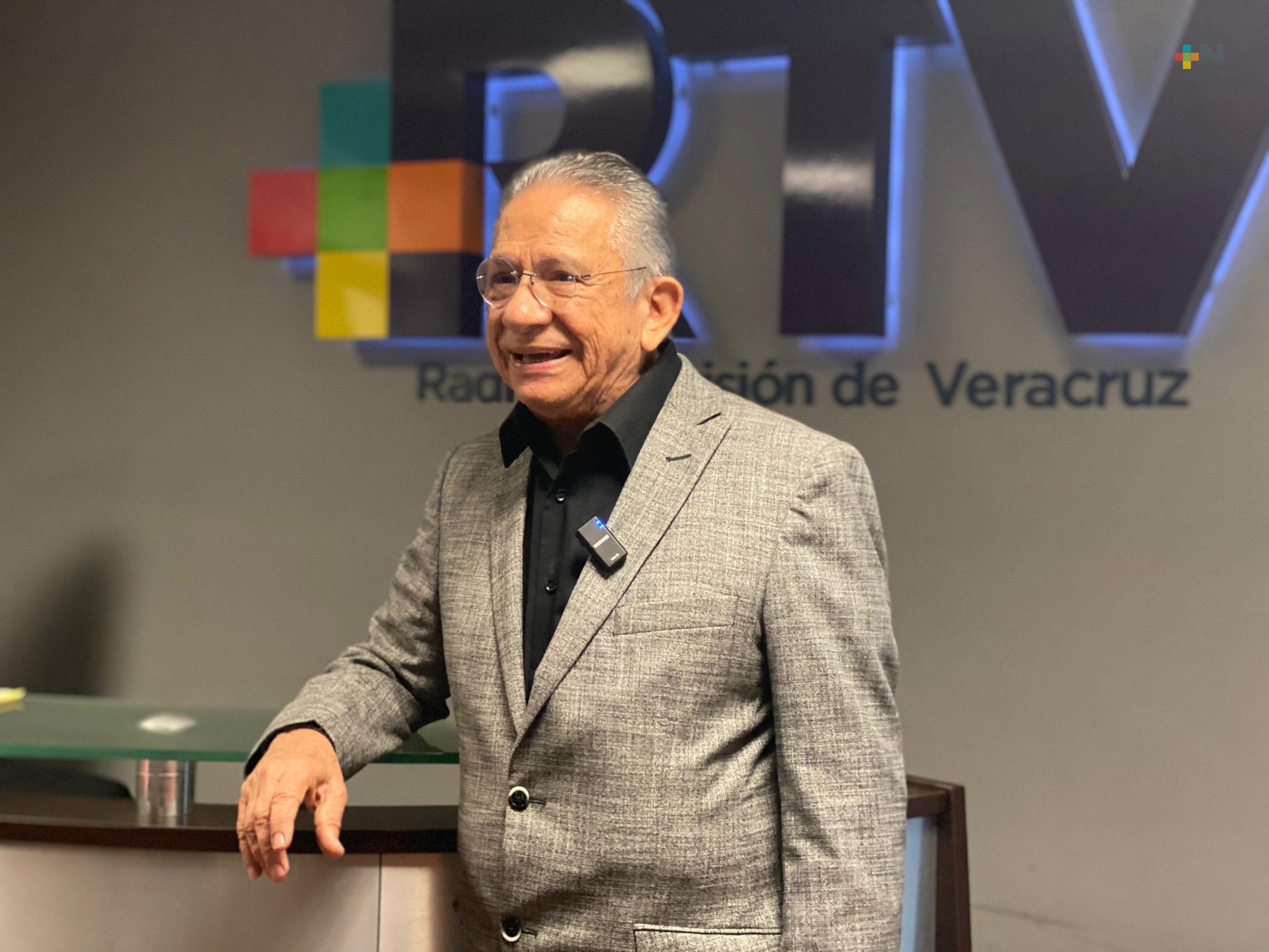 Cantautor Lalo Santos pide recuperar ritmos de calidad y romanticismo