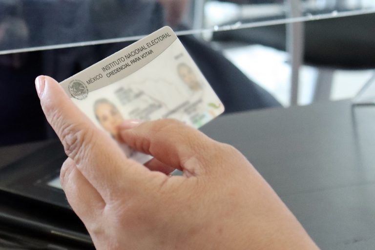 INE fortalece transparencia en proceso de licitación internacional para producción de Credencial para Votar 2026