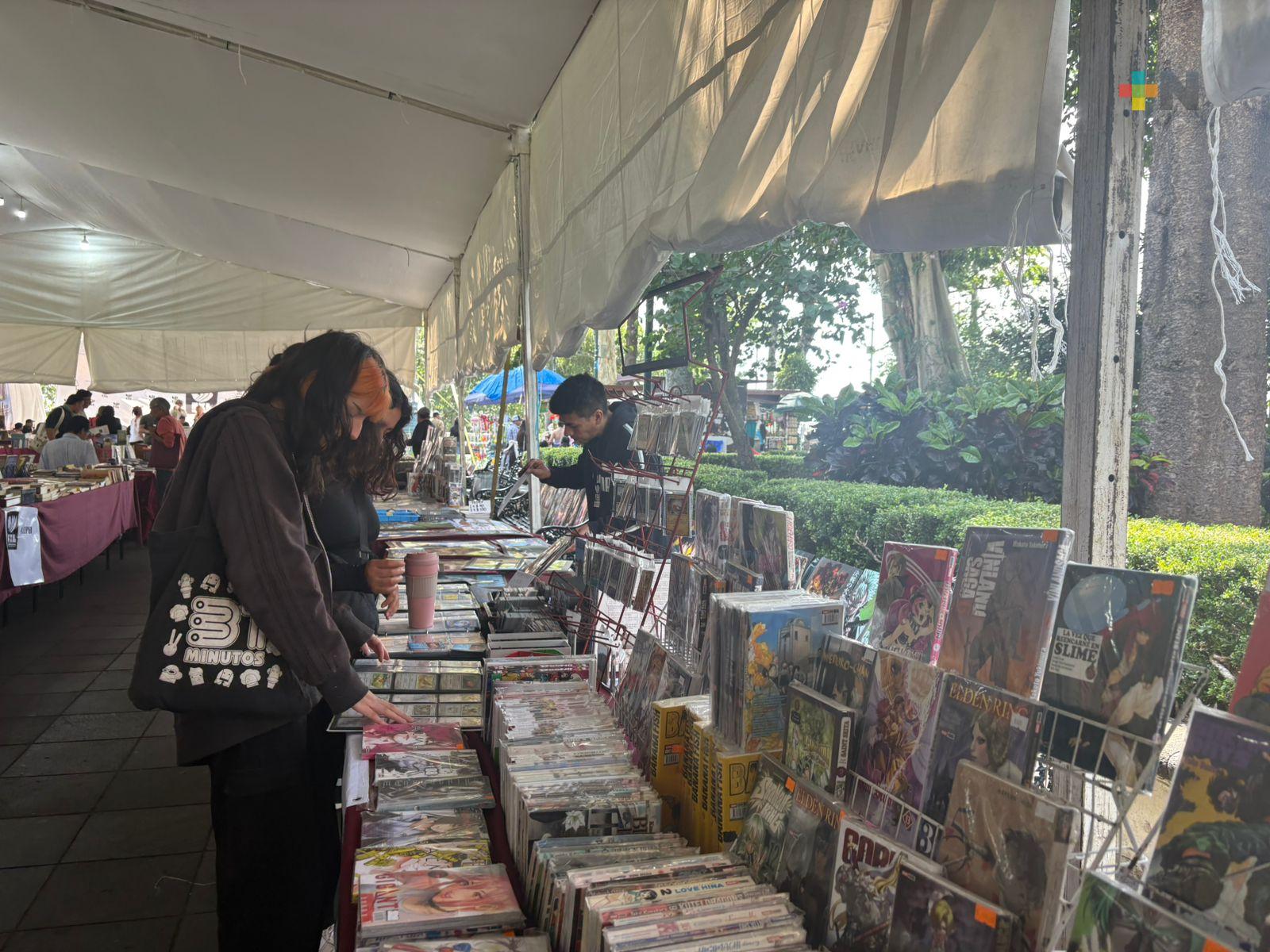 Jóvenes se interesan por libros de cómics, filosofía y obras llevadas a la pantalla