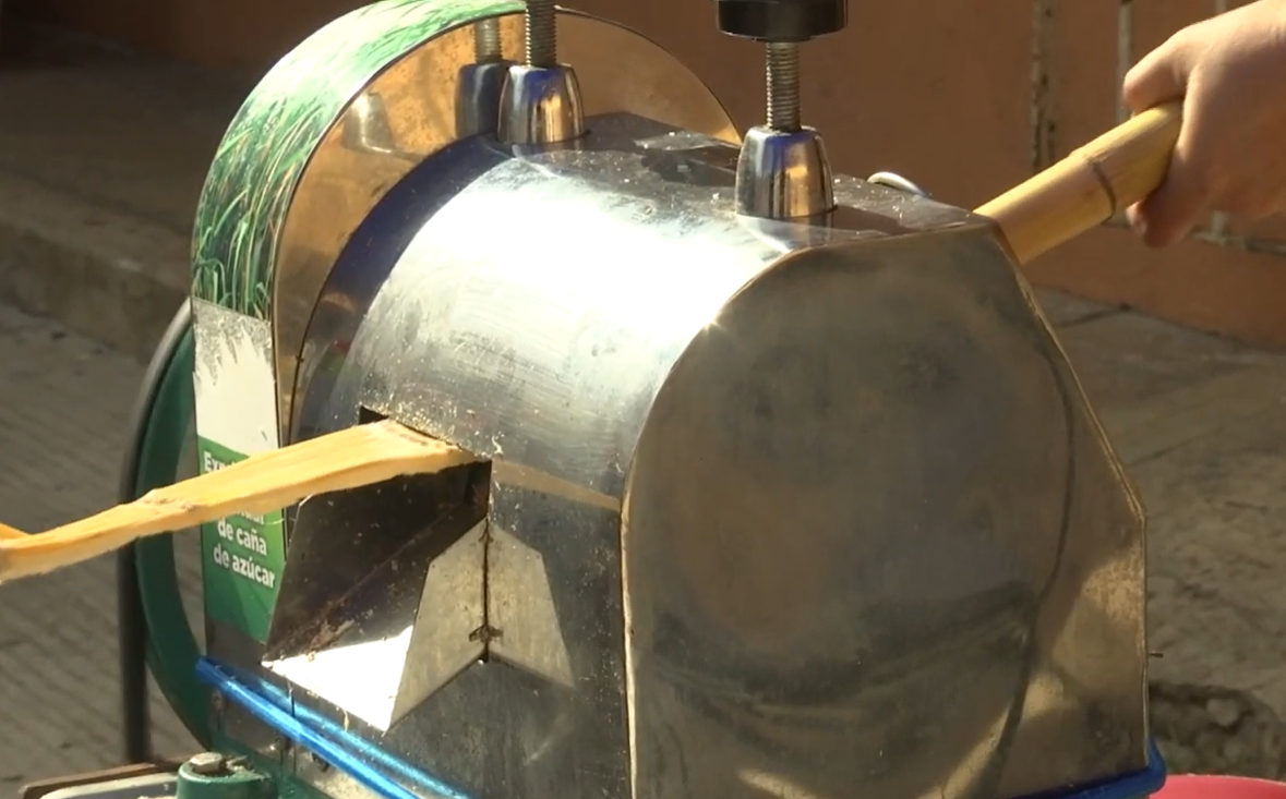 Toman jugo de caña para diversas enfermedades