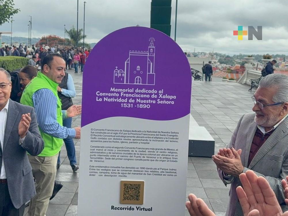 Instalan memorial dedicado al convento franciscano de Xalapa en parque Juárez