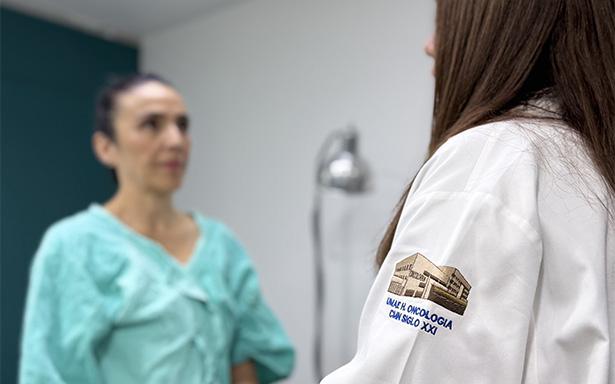 Realiza IMSS exitosa reconstrucción mamaria a paciente sobreviviente de cáncer