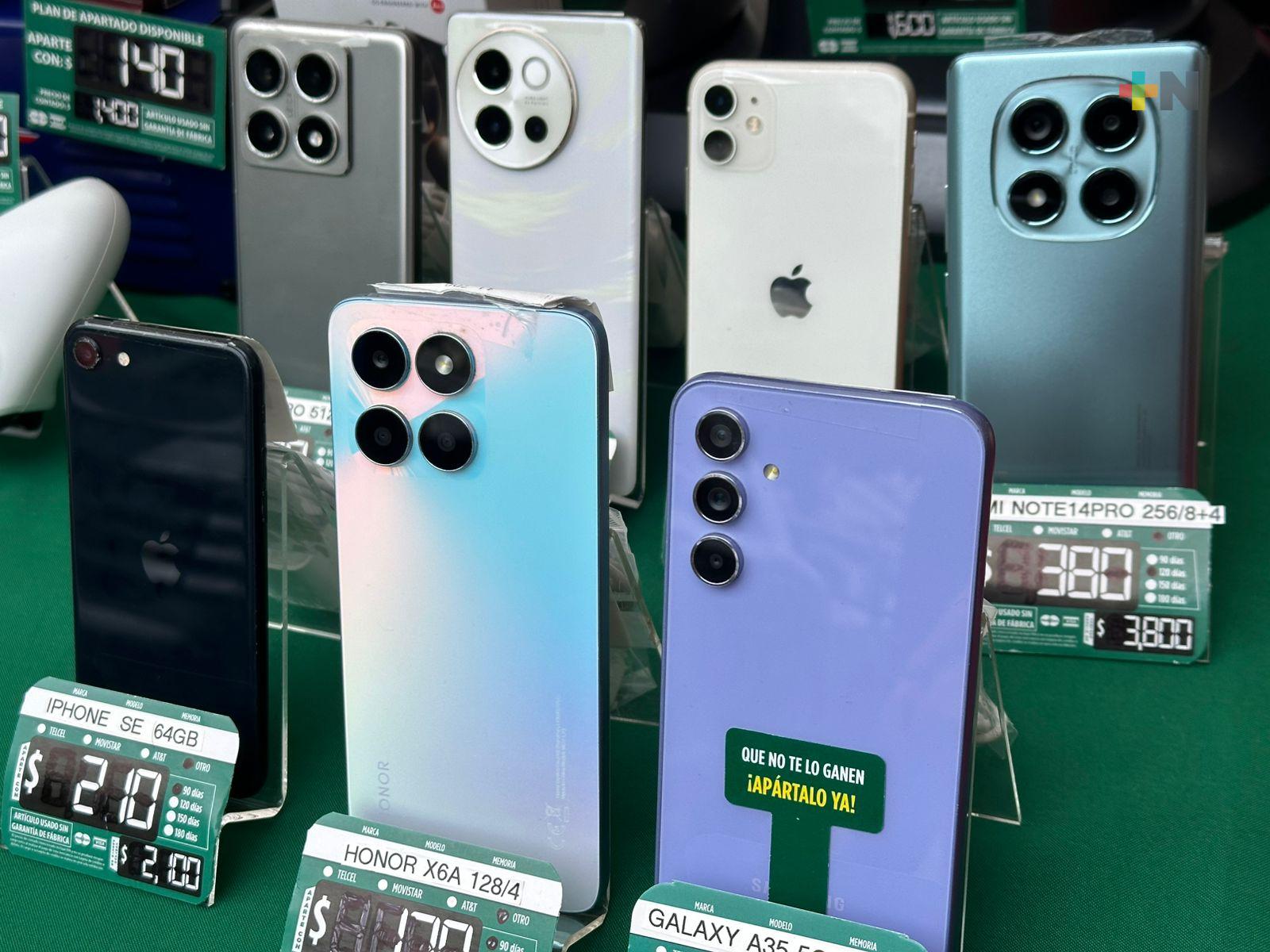 Usuarios de telefonía móvil comenzaron el registro de sus líneas con la CURP