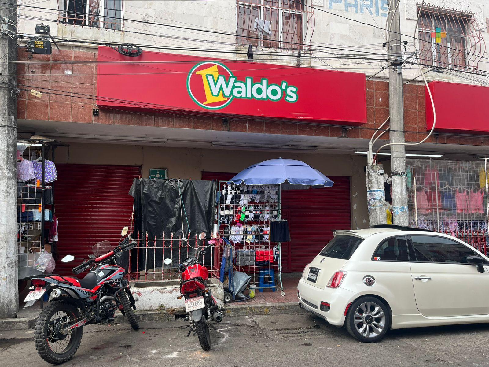 Continúa cerrada sucursal de Waldo’s en Veracruz puerto