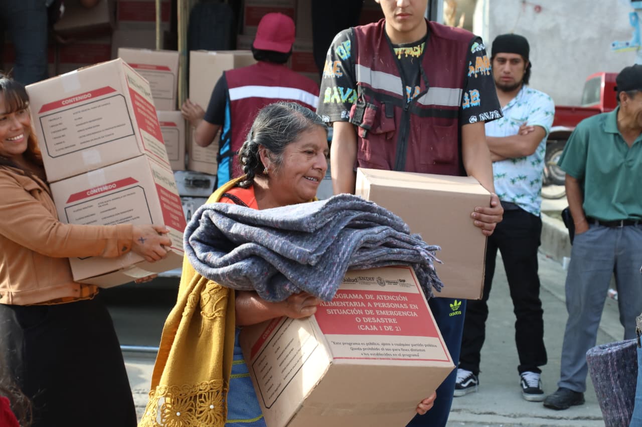Comunidades de Coscomatepec y Jalacingo reciben más de 7 mil 600 apoyos invernales