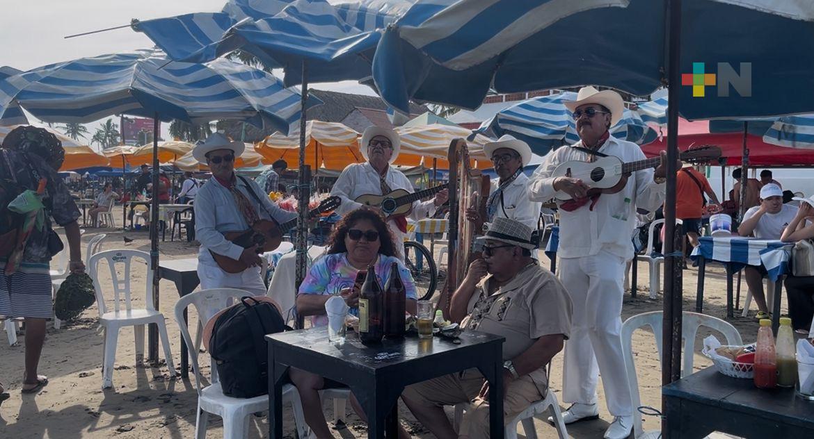 Navidad cálida en las playas de Veracruz